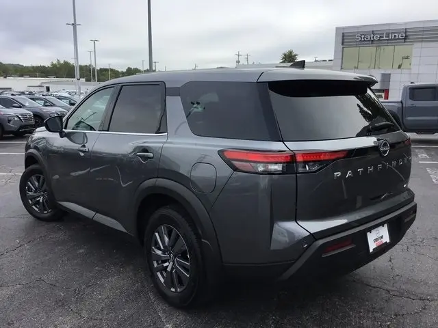 2024 Nissan Pathfinder S 4x4 photo 6