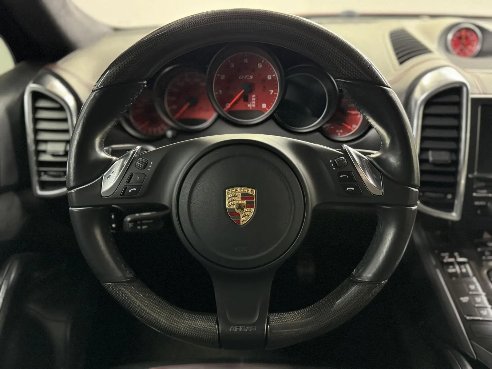 2013 Porsche Cayenne GTS photo 15
