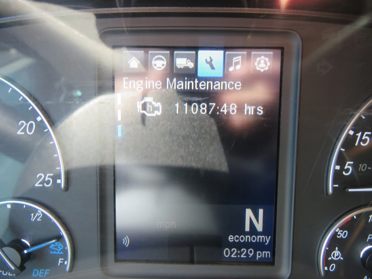 2022 Freightliner Cascadia - image 23