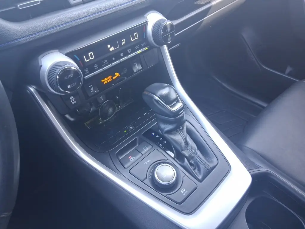 2021 Toyota RAV4 Hybrid XSE photo 21