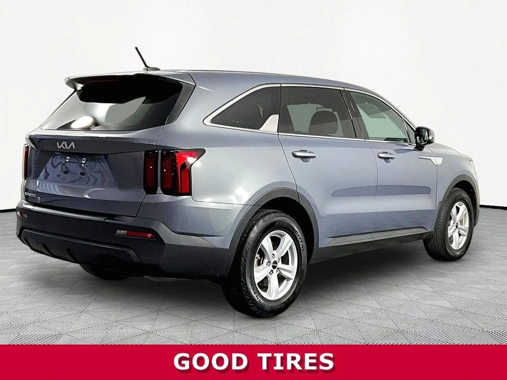 2023 Kia Sorento LX - Photo 6