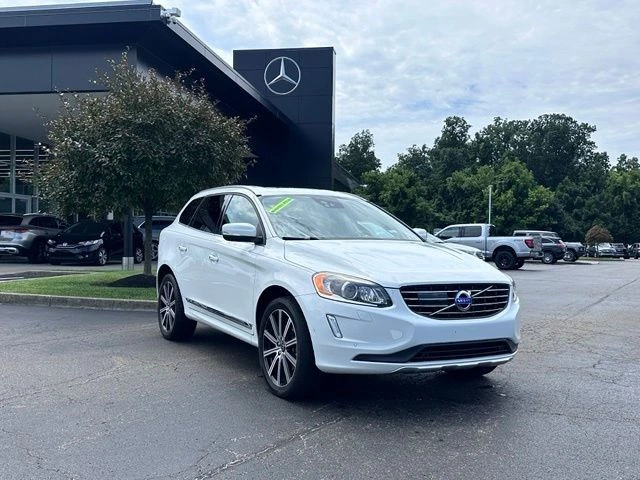 2015 Volvo XC60 T6 AWD Auto Platinum's photo