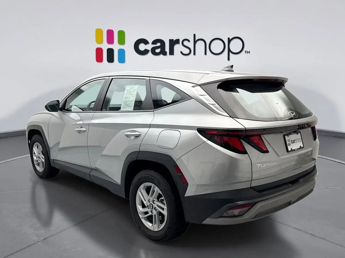 2025 Hyundai Tucson SE photo 2