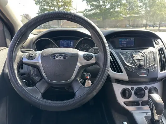 2014 Ford Focus SE photo 5