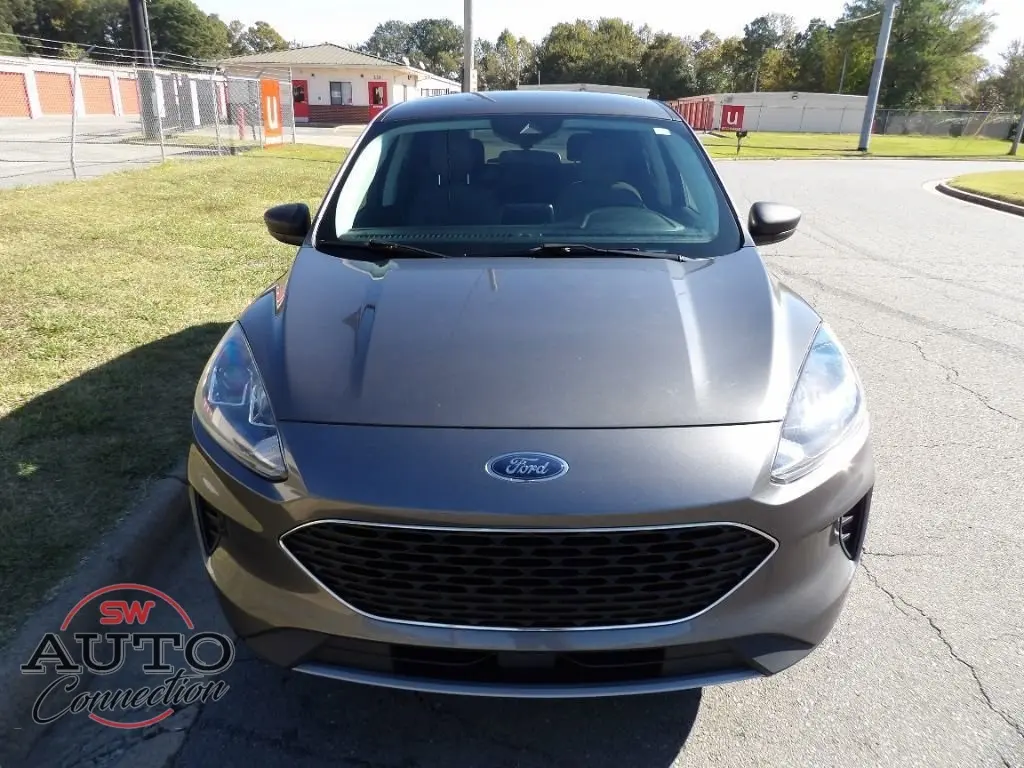 2022 Ford Escape SE photo 3