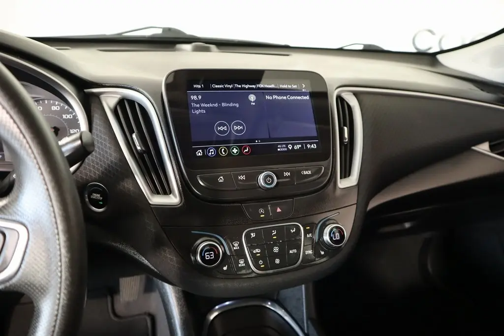 2023 Chevrolet Malibu 1LT photo 5