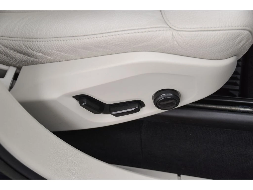 2023 Volvo - image 33