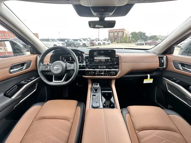 2025 Nissan Pathfinder Platinum photo 26