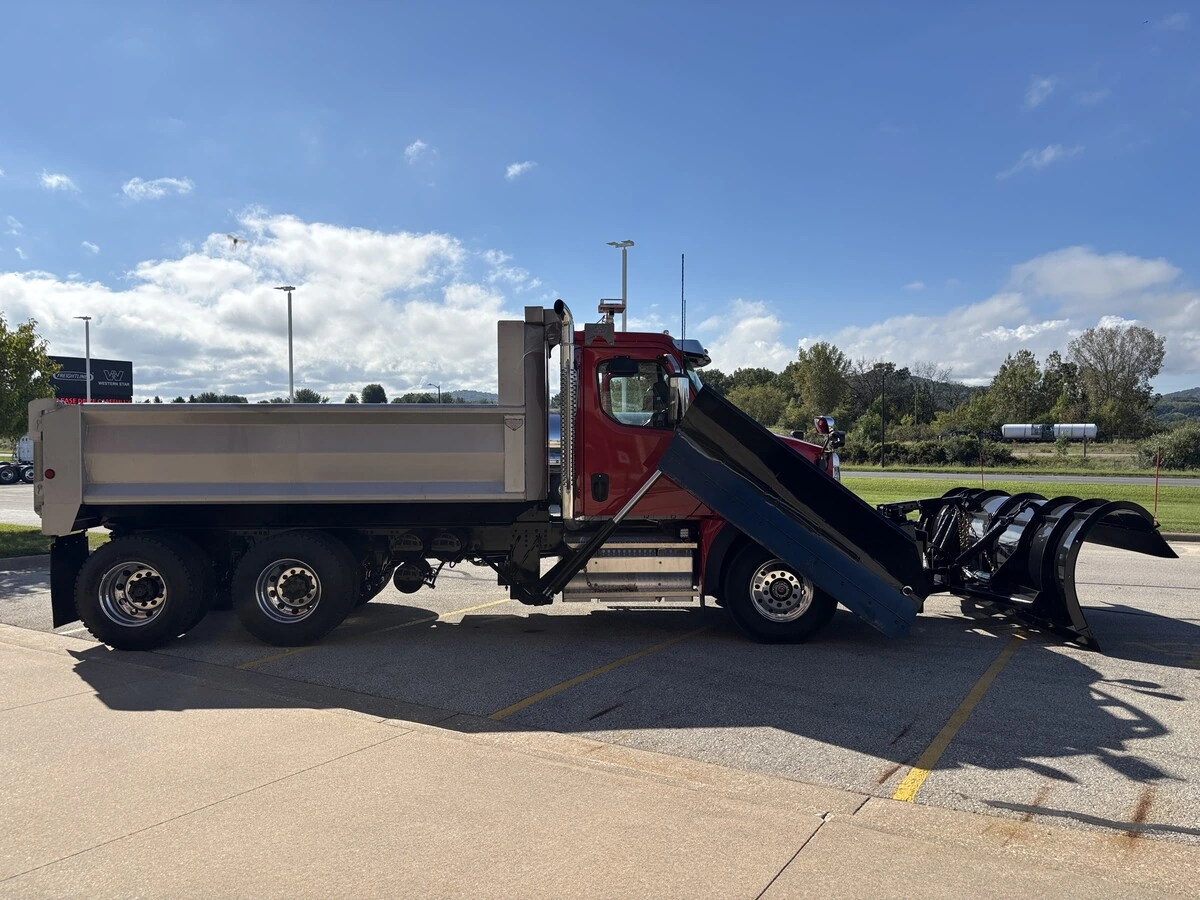 2027 Western Star 47X — photo 4