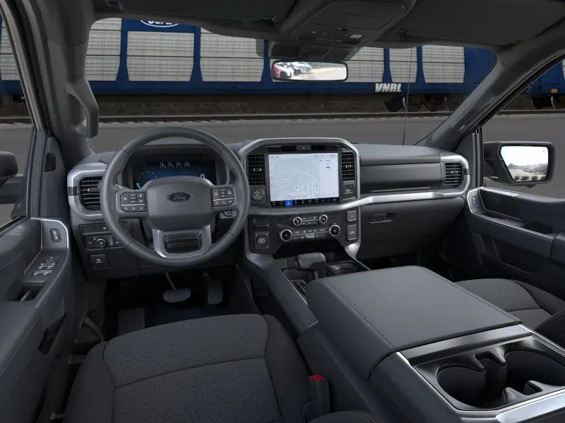2025 Ford F-150 XLT photo 2