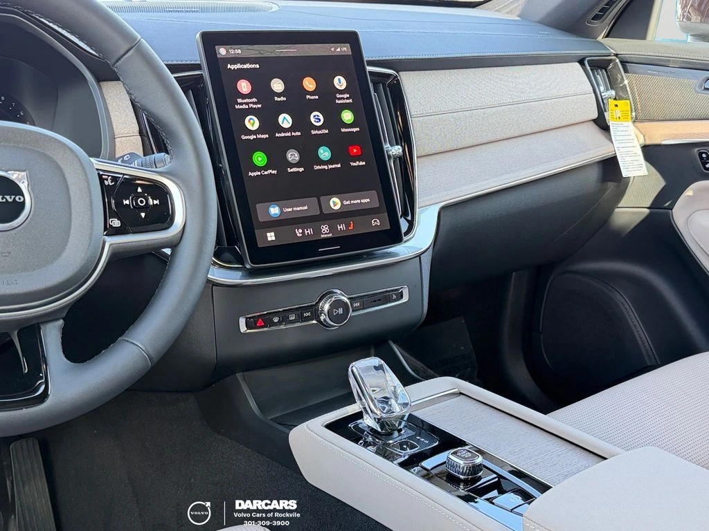2025 Volvo - image 14