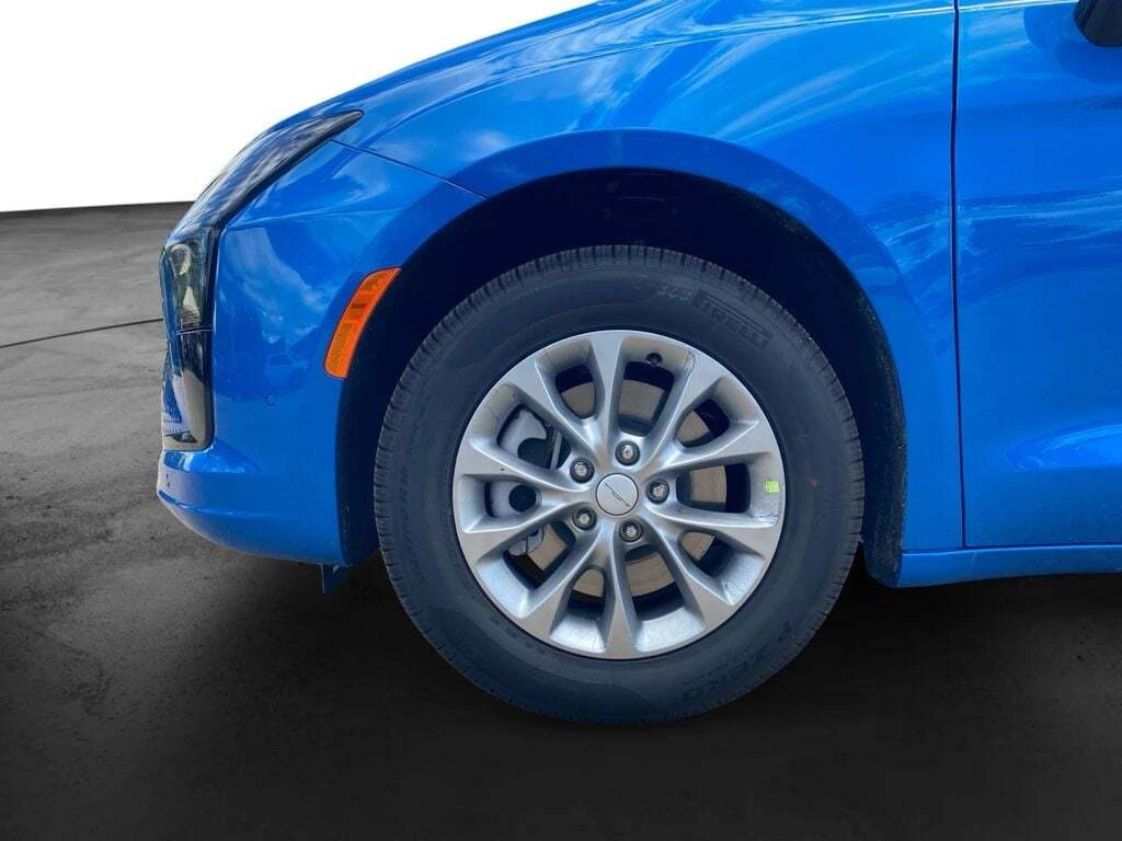2027 Chrysler Pacifica Select - Photo 10
