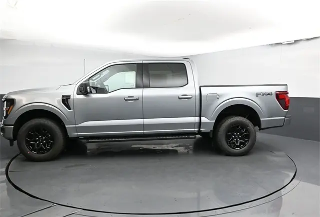 2025 Ford F-150 XLT photo 4