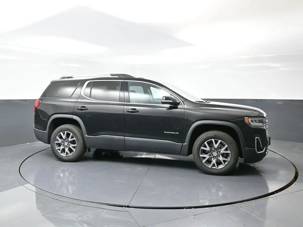 2023 Gmc Acadia SLT photo 2