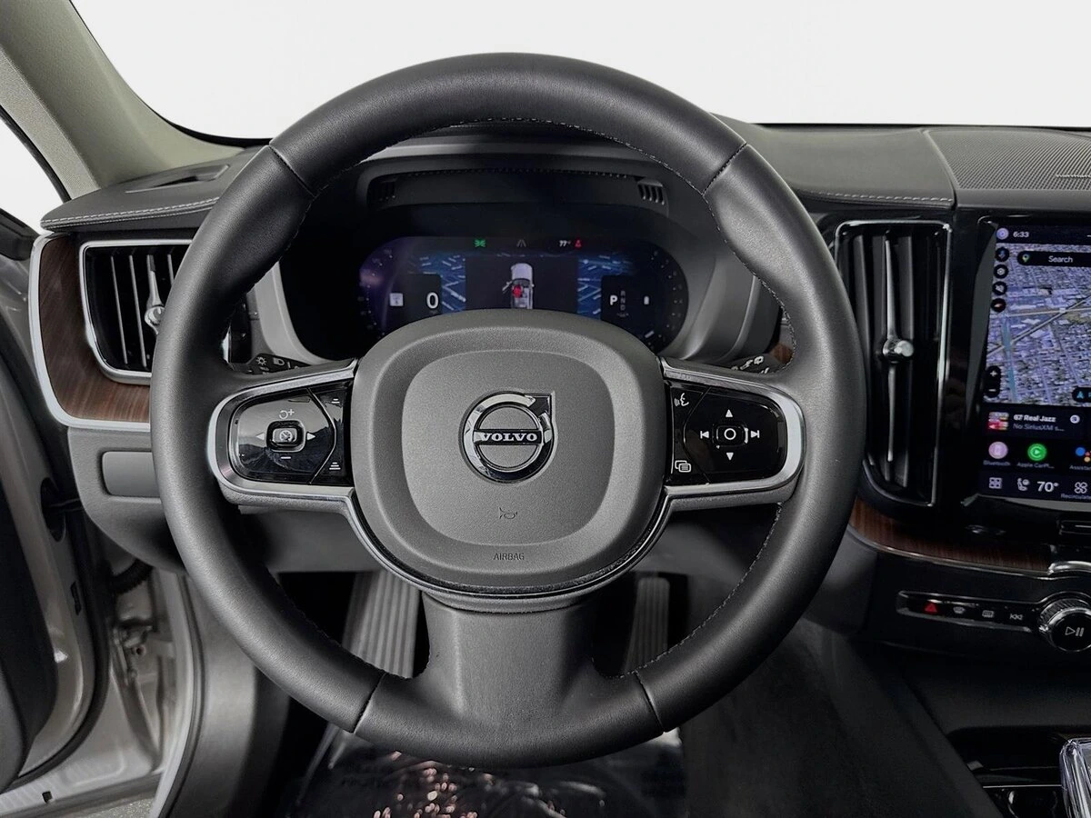 2023 Volvo - image 12