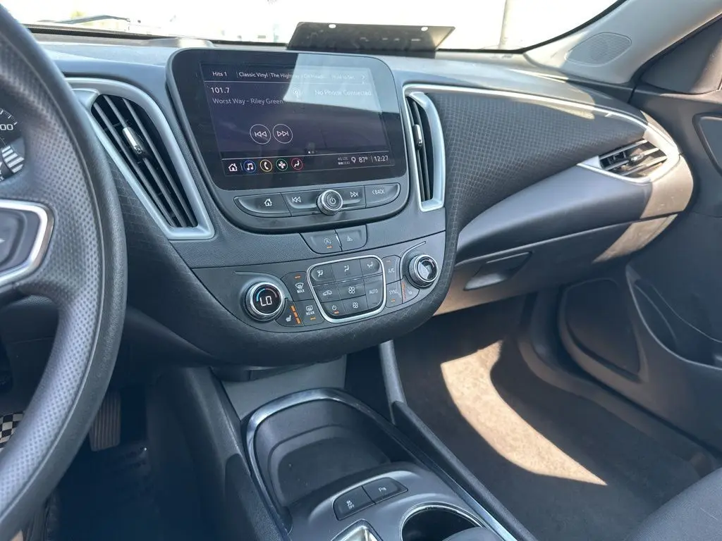2023 Chevrolet Malibu 1LT photo 24