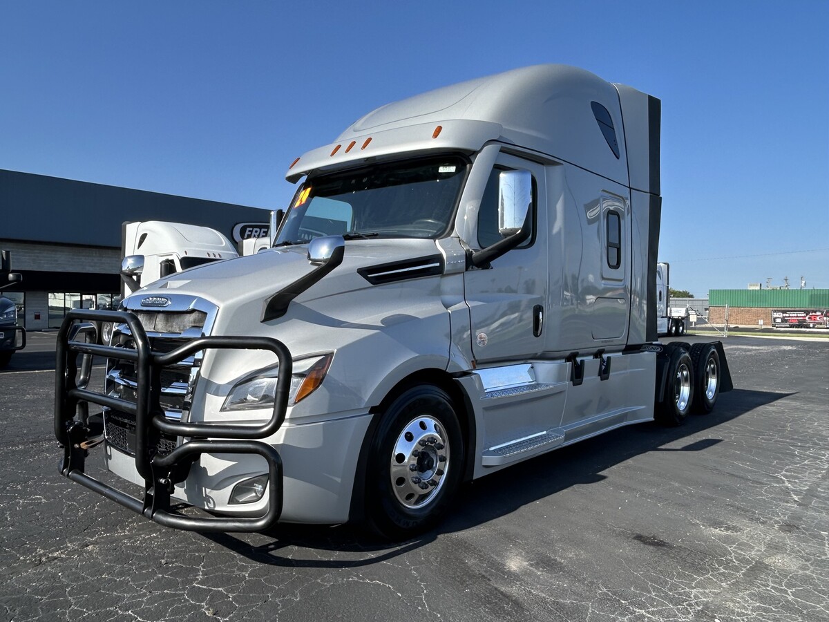 2024 FREIGHTLINER Cascadia