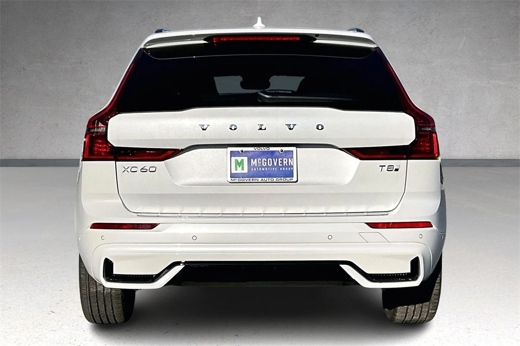 2026 Volvo - image 4