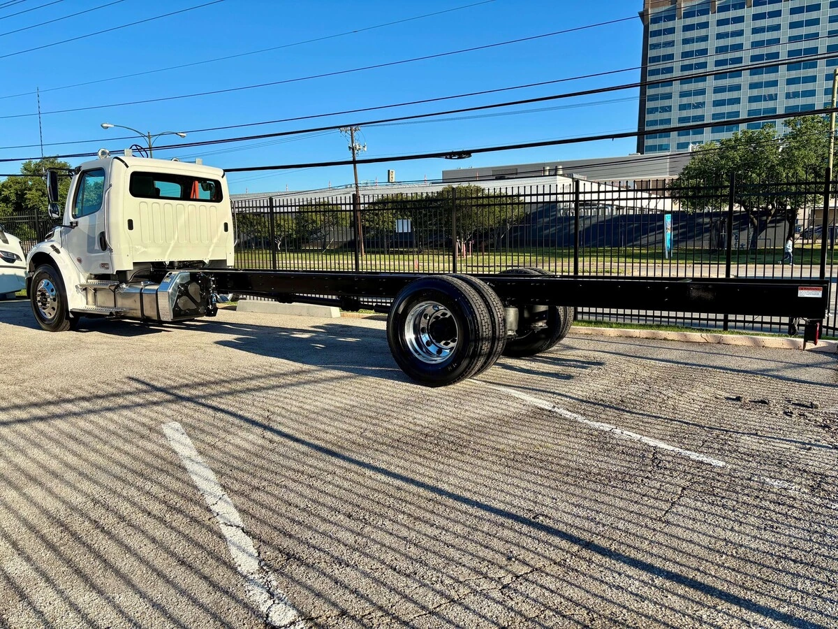 2027 Freightliner M2 106 - image 8