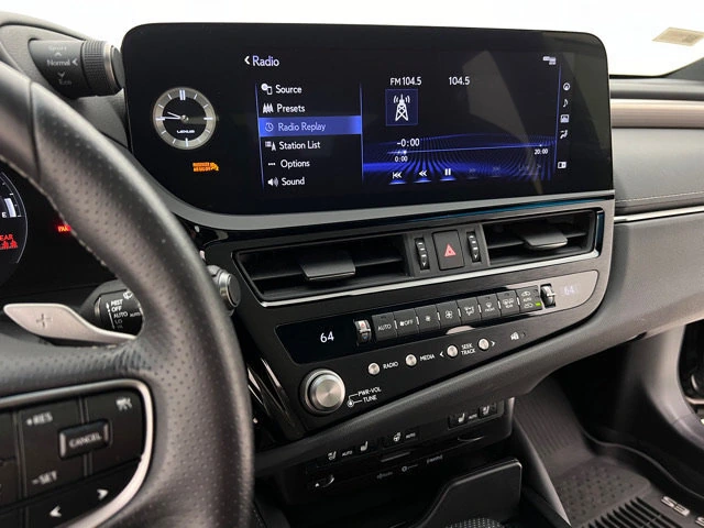 2022 Lexus® ES 300h at Thompson Lexus Doylestown