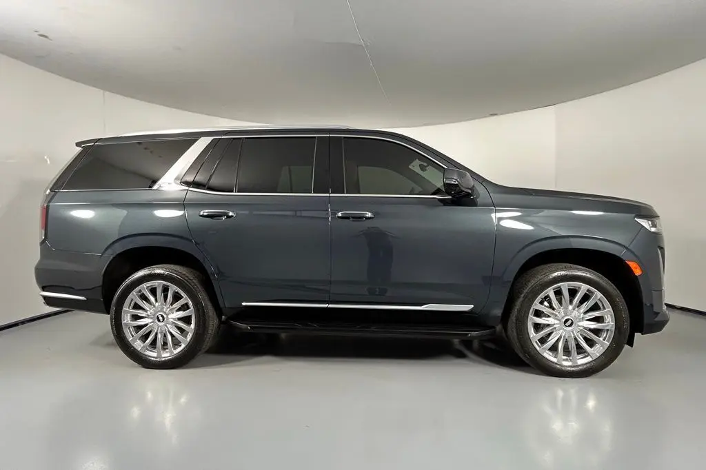 2022 Cadillac Escalade Premium Luxury photo 9