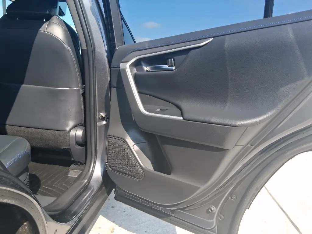 2021 Toyota RAV4 Hybrid XSE photo 9