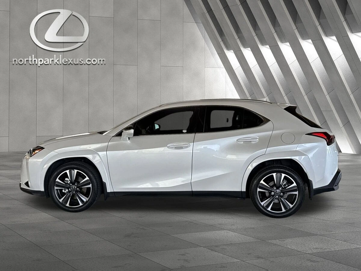 2025 Lexus UX Hybrid 300h Premium's photo