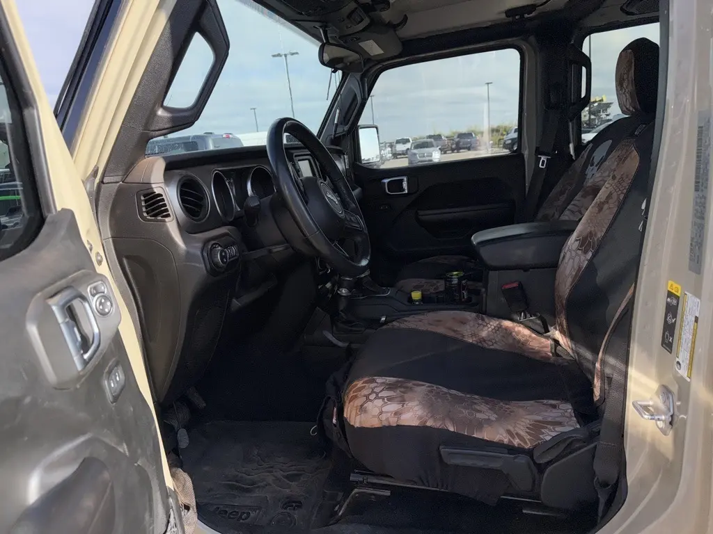 2020 Jeep Gladiator Sport photo 5