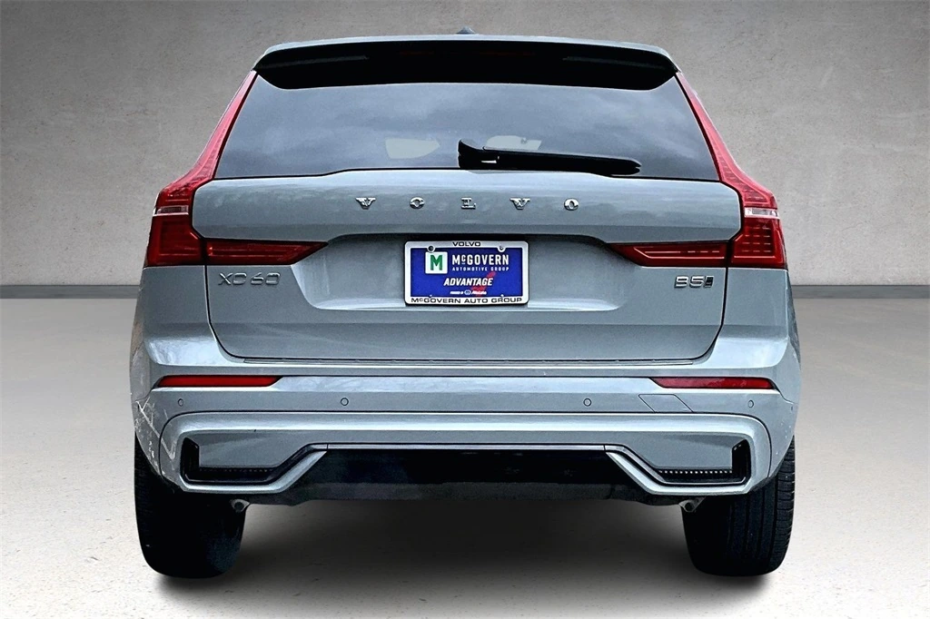 2025 Volvo - image 5