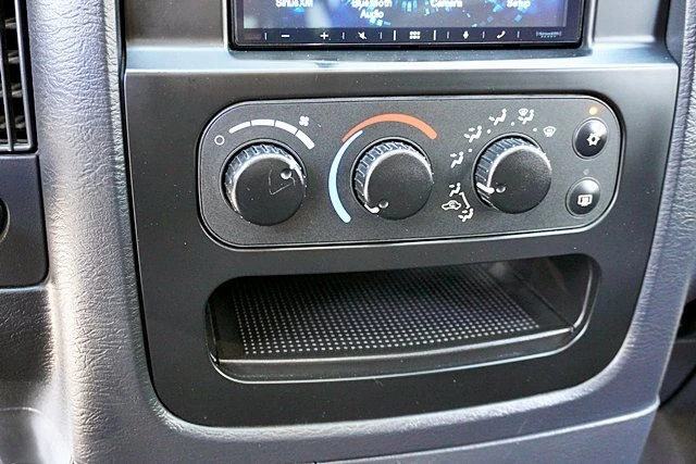 2005 Dodge Ram 3500 Pickup SLT - Photo 38