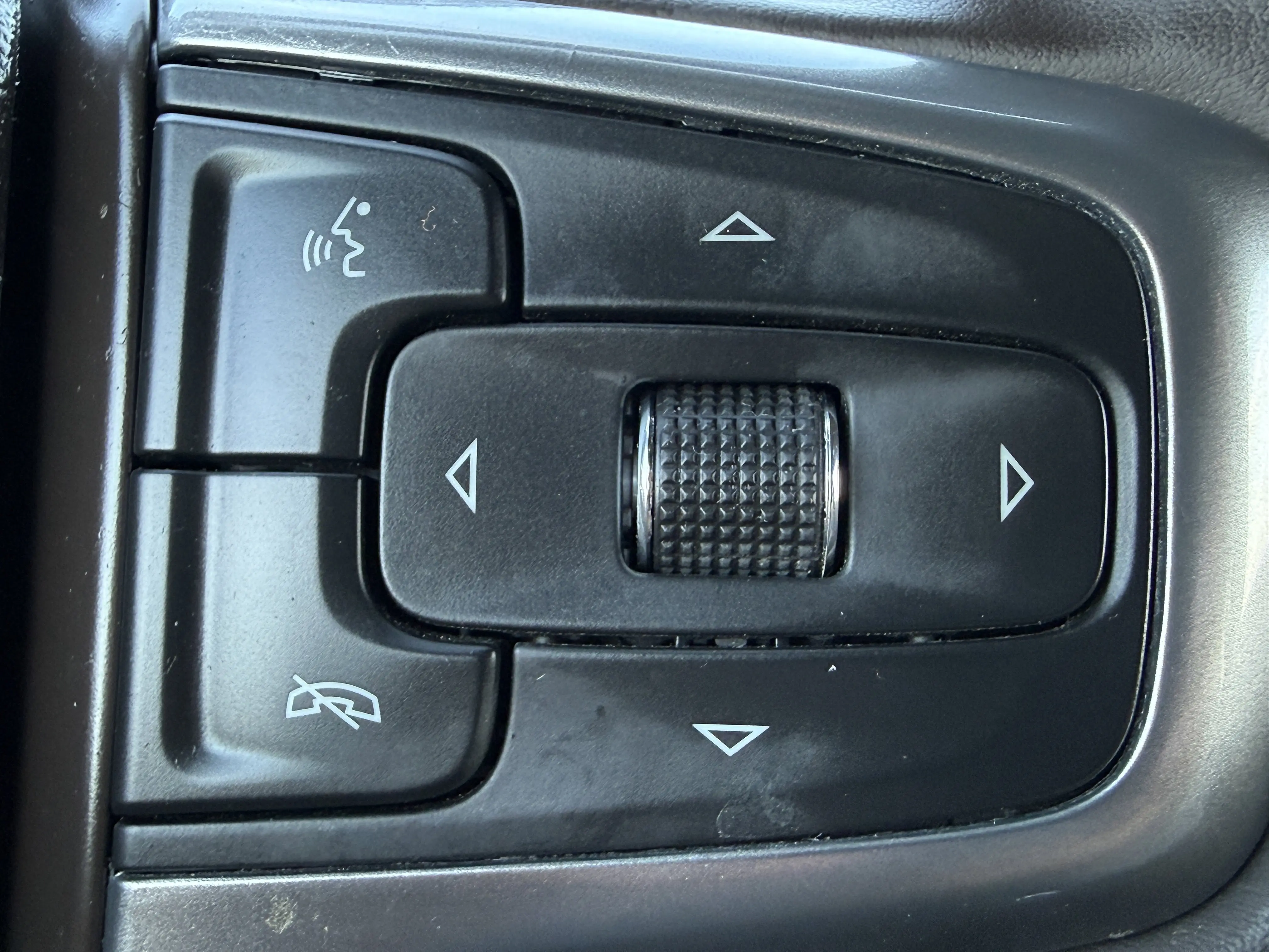 2024 Chevrolet Silverado 1500 LTZ photo 27