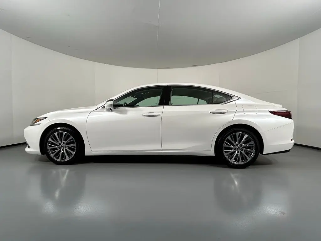 2019 Lexus ES 350 photo 4
