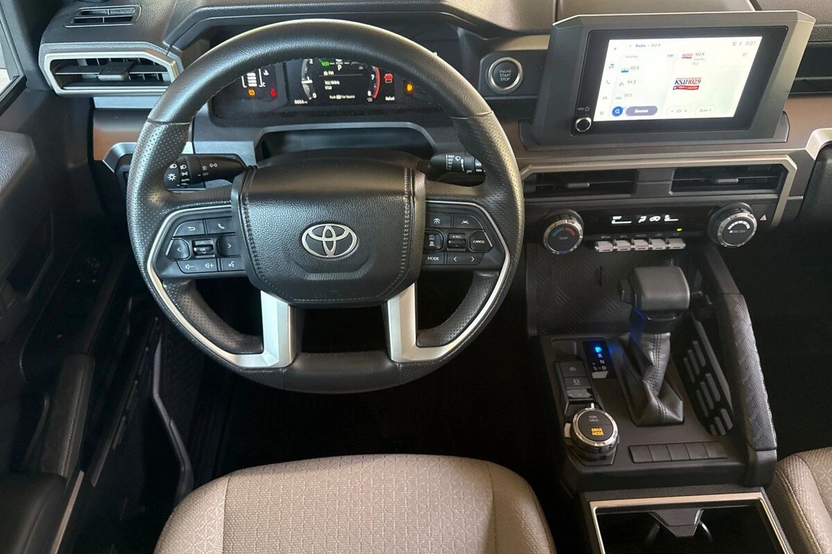2025 Toyota 4Runner SR5 - Photo 14