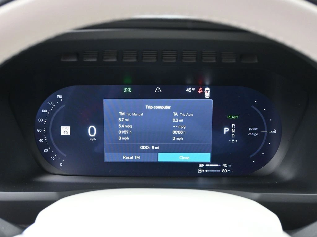 2026 Volvo - image 9