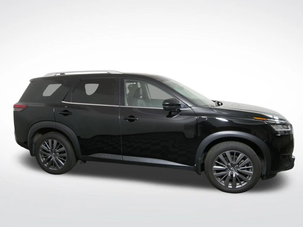 Used 2022 Nissan Pathfinder SL with VIN 5N1DR3CE2NC253046 for sale in Golden Valley, Minnesota