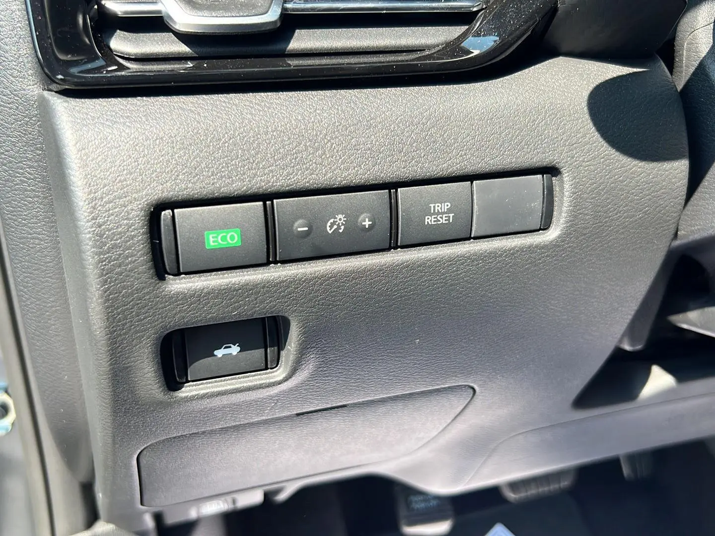 2025 Nissan Sentra SR photo 20