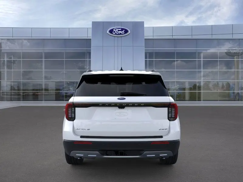 2025 Ford Explorer photo 4