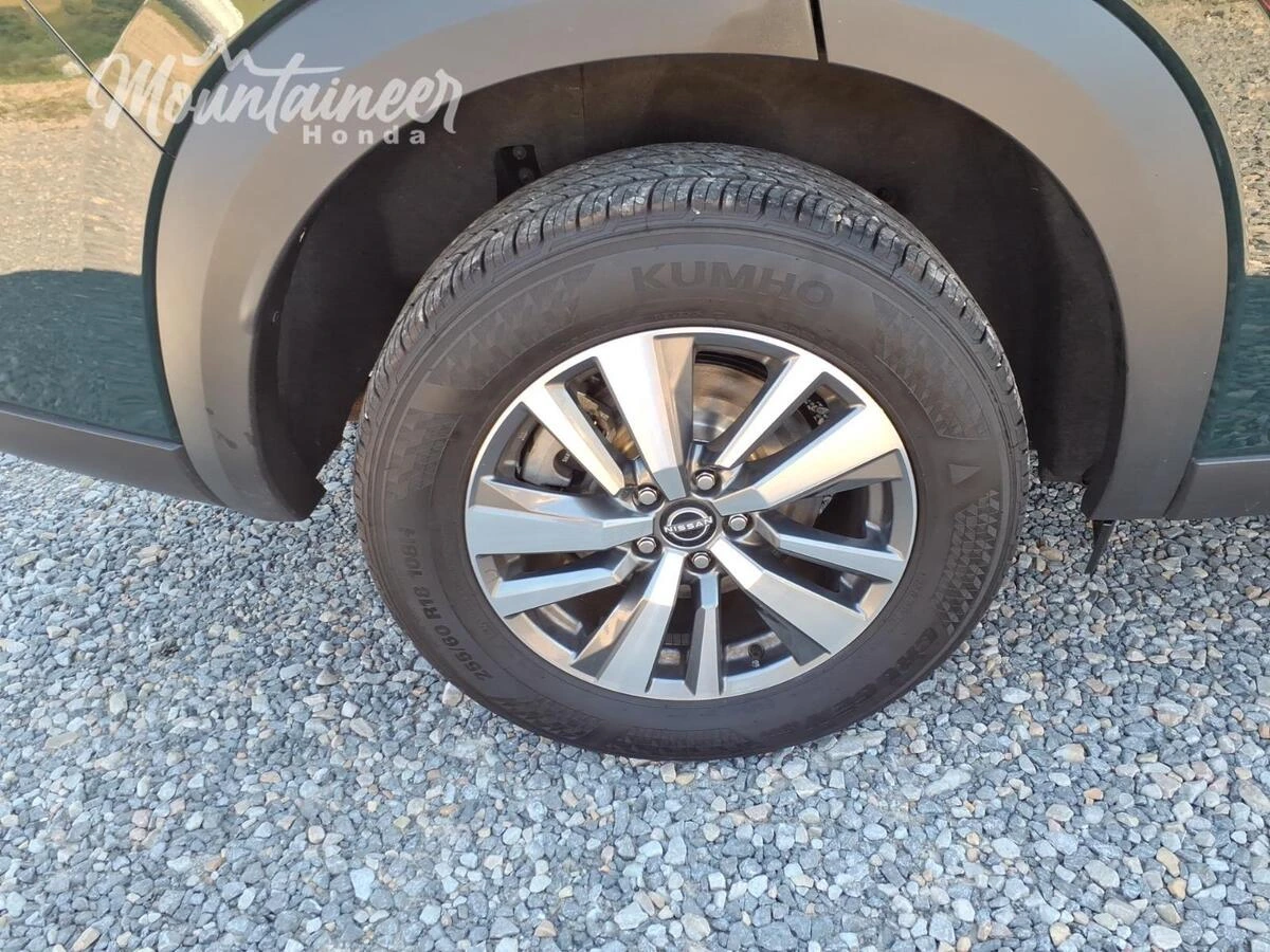 2025 Nissan Pathfinder SL - Photo 11