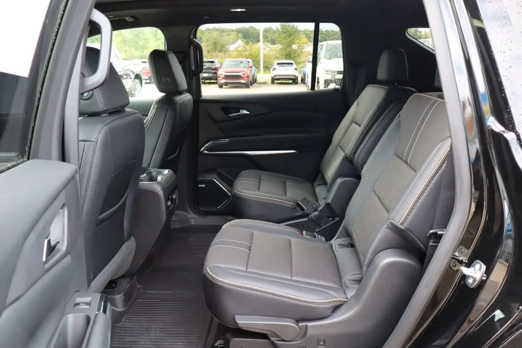 2026 Chevrolet Traverse High Country photo 39
