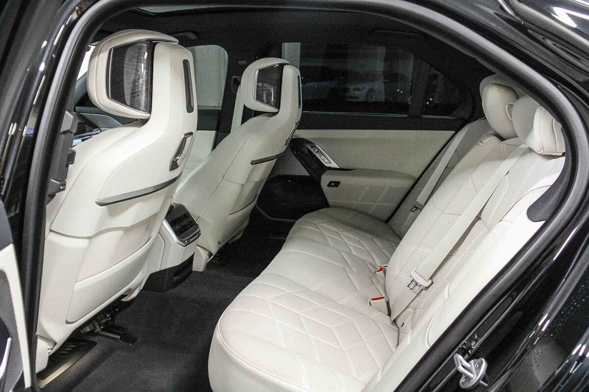 2024 BMW 7 Series 760i - Photo 17
