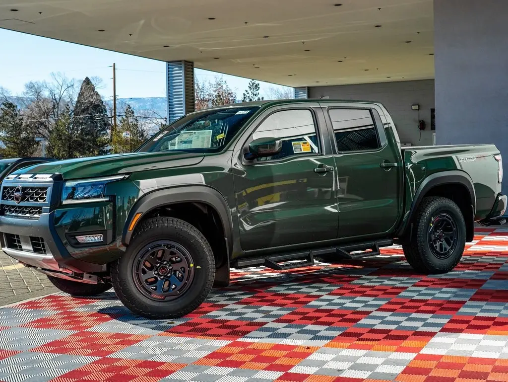 2026 Nissan Frontier PRO-4X's photo