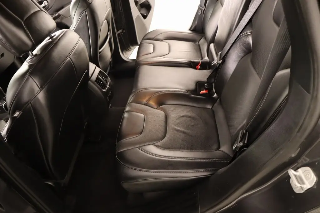 2023 Jeep Cherokee Altitude photo 4