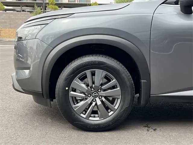 2025 Nissan Pathfinder S photo 26