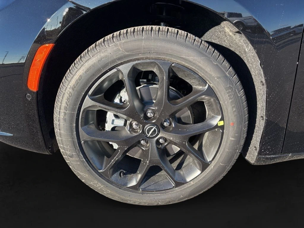 2026 Chrysler Pacifica Limited - Photo 6