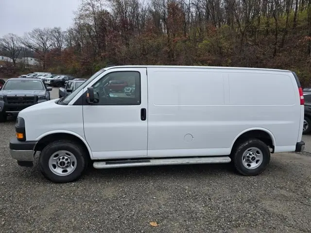 2024 Gmc Savana 2500 Cargo photo 2