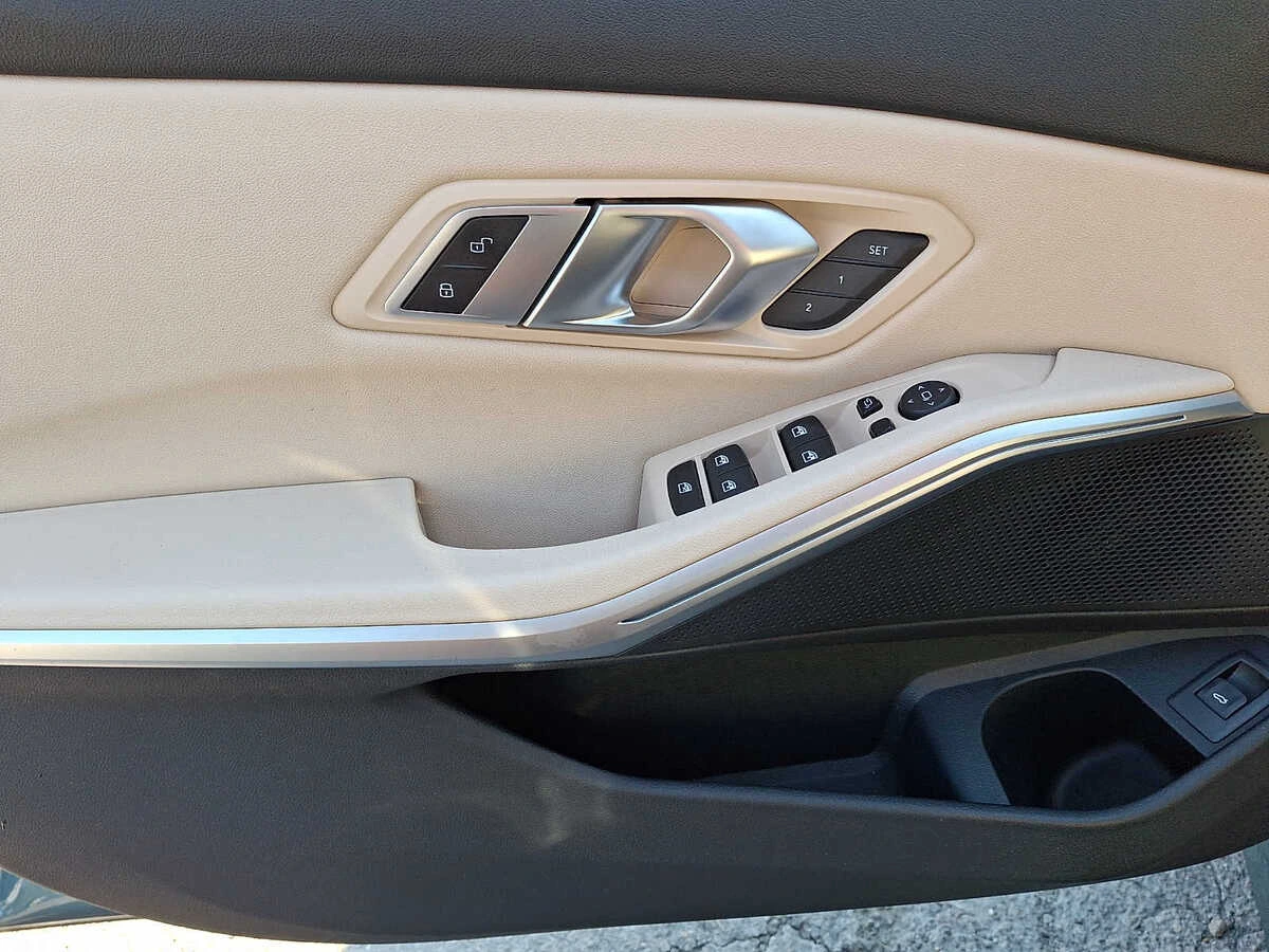 2019 BMW 3 Series 330i - Photo 9