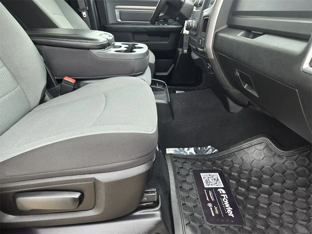 2023 Ram 1500 Classic SLT photo 15