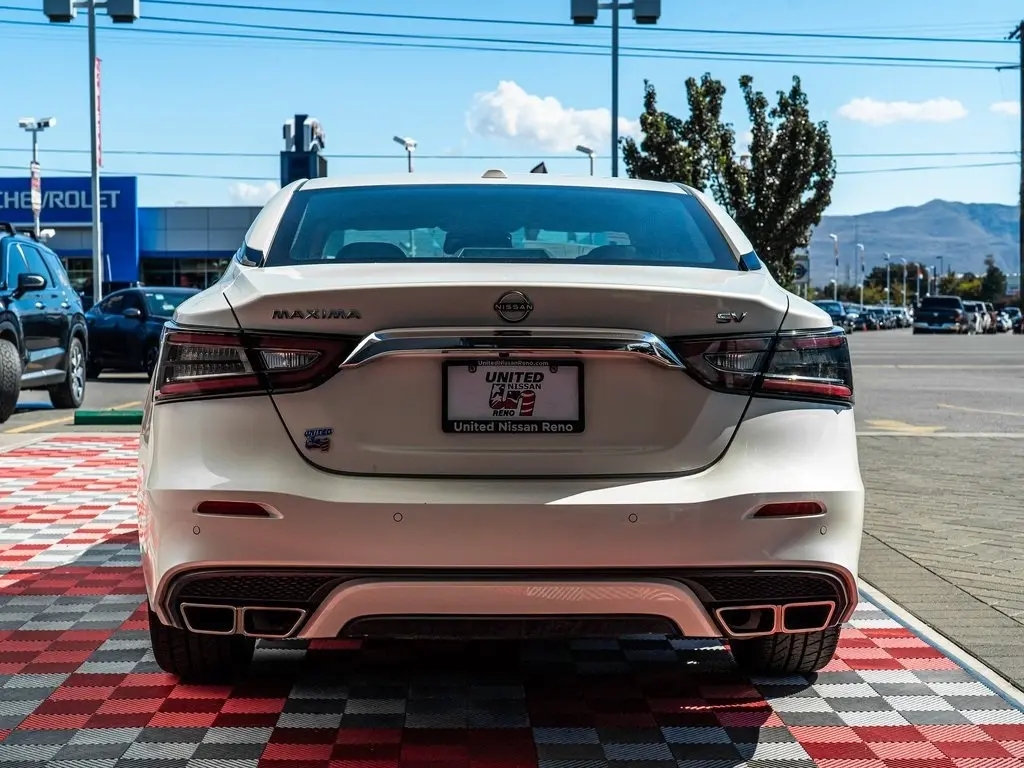 2023 Nissan Maxima SV photo 4