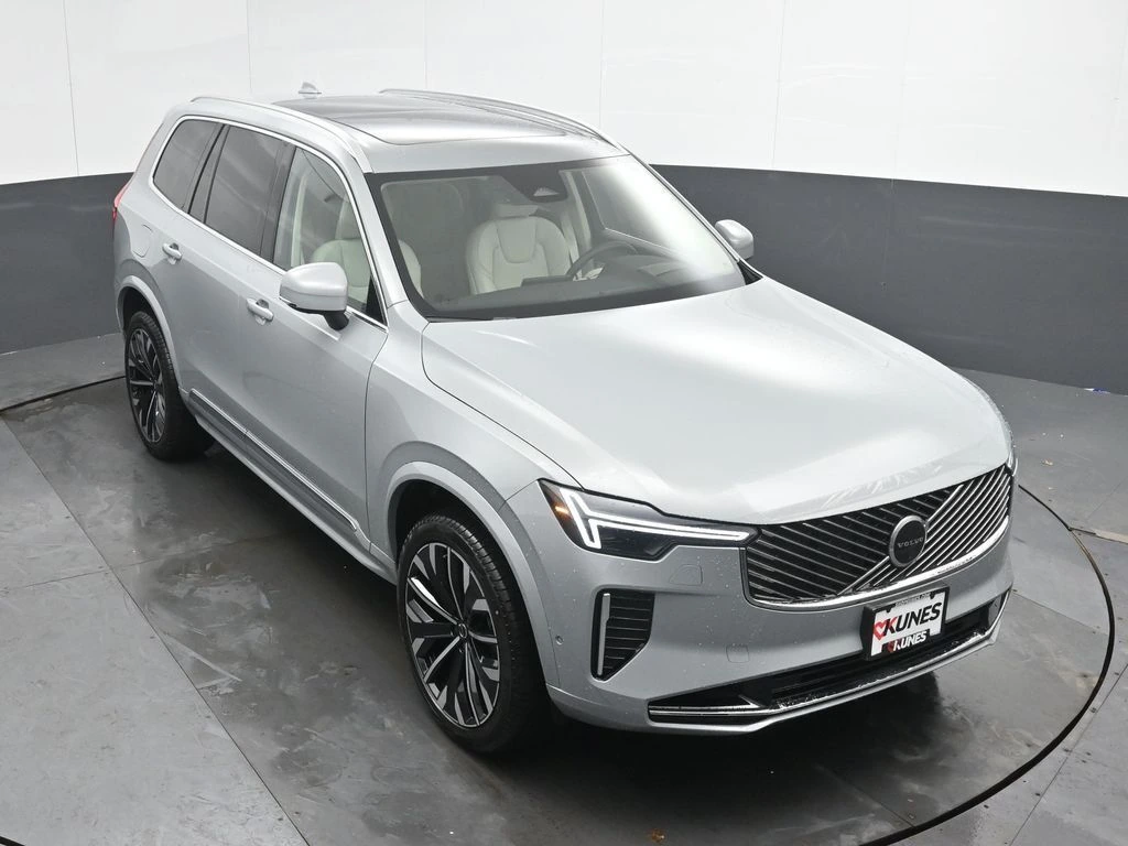2026 Volvo - image 33