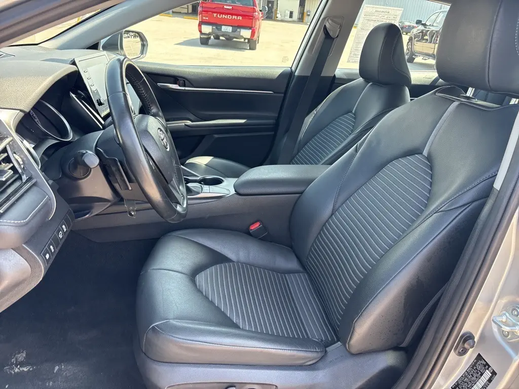 2023 Toyota Camry SE photo 10